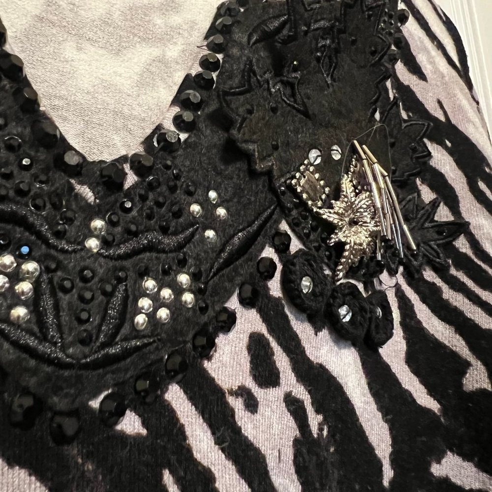 Motive-strechy sweater-zebra print-small-beaded-sequins - Picture 8 of 8